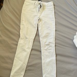American Eagle white skinny jean/jeggings